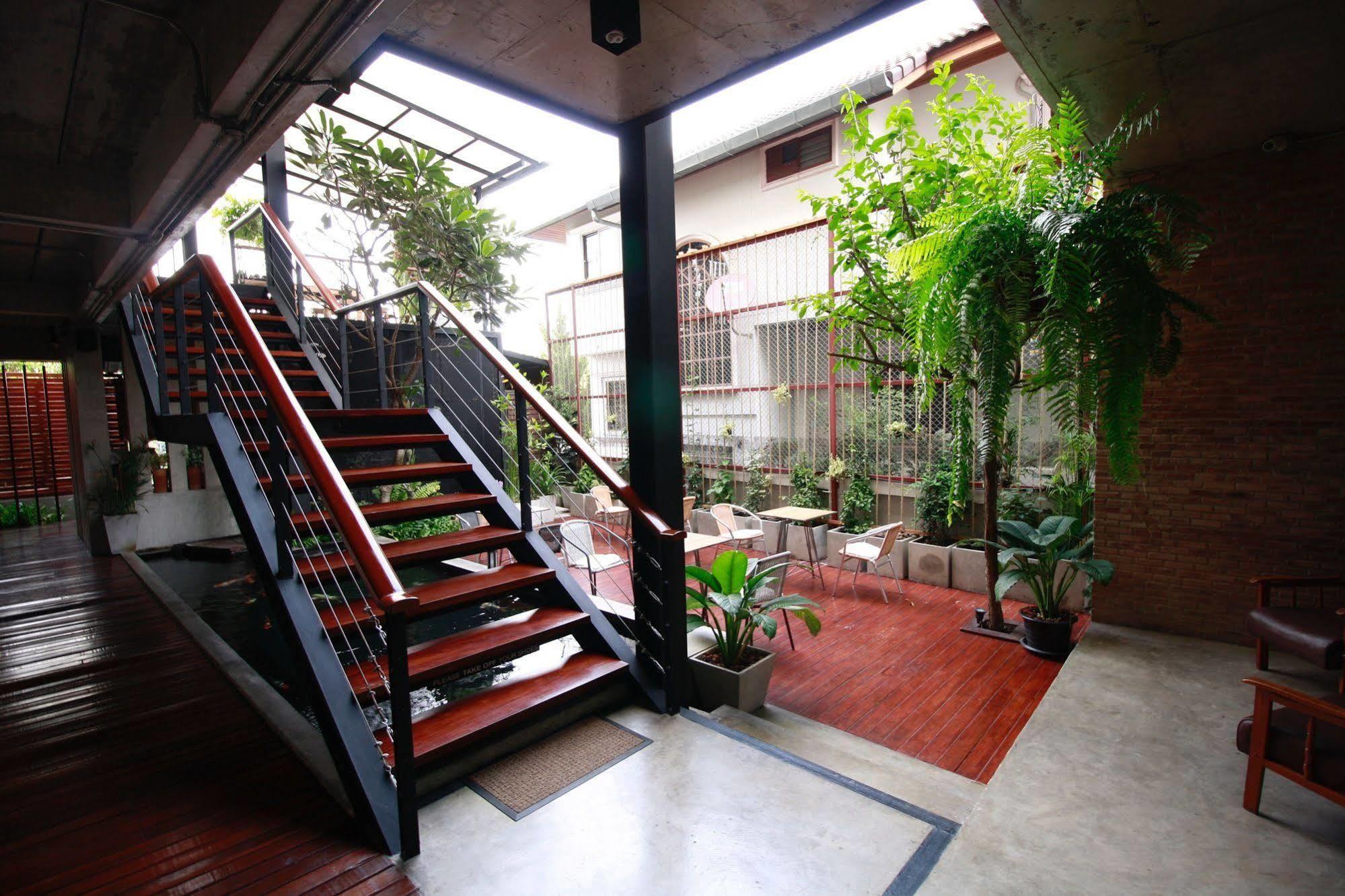 Bed and Breakfast zzziesta Chiang Mai Esterno foto